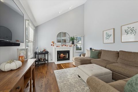 Tiny photo for 2 Daybreak Ridge Trail, Cary, IL 60013 (MLS # 12496783)