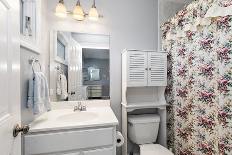 Tiny photo for 6564 Beech Lane, Libertyville, IL 60048 (MLS # 12749237)
