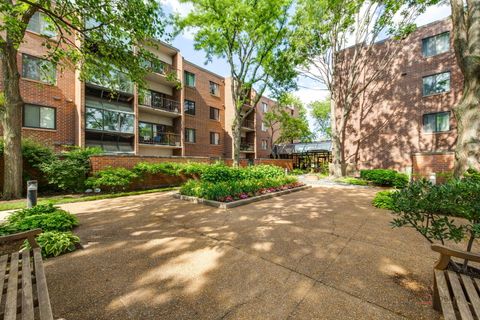 Tiny photo for 2200 Bouterse Street #407, Park Ridge, IL 60068 (MLS # 12622255)
