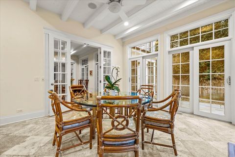 Tiny photo for 338 Kenilworth Avenue, Kenilworth, IL 60043 (MLS # 12577584)