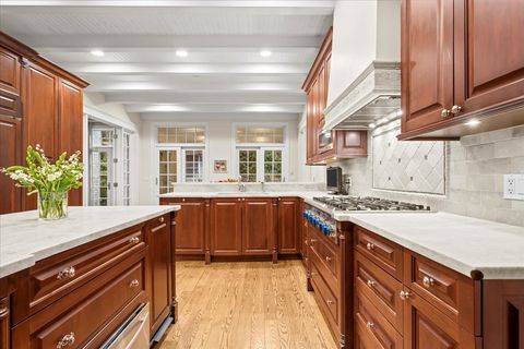 Tiny photo for 338 Kenilworth Avenue, Kenilworth, IL 60043 (MLS # 12577584)