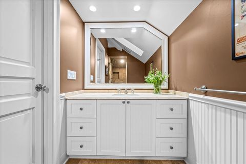 Tiny photo for 338 Kenilworth Avenue, Kenilworth, IL 60043 (MLS # 12577584)