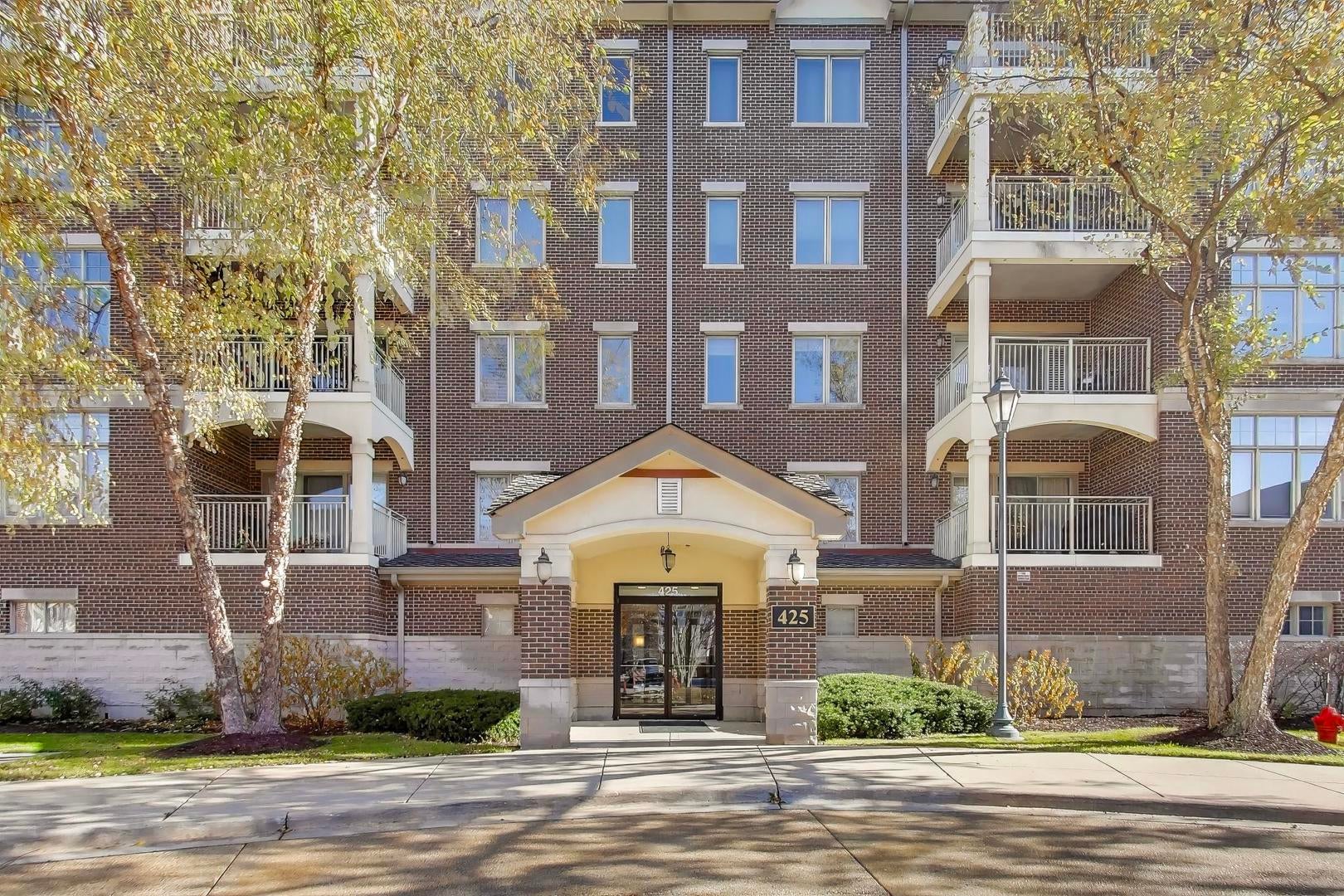 425 Village Green 508