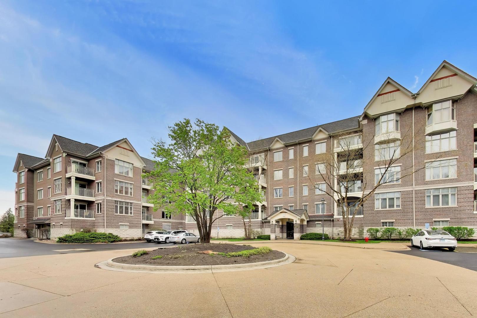 425 Village Green 508