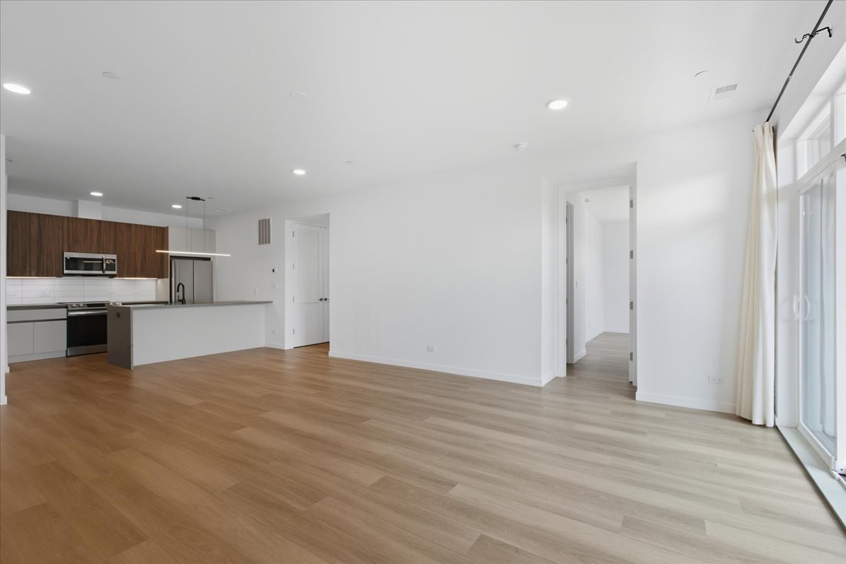 204 S Leavitt Street 302