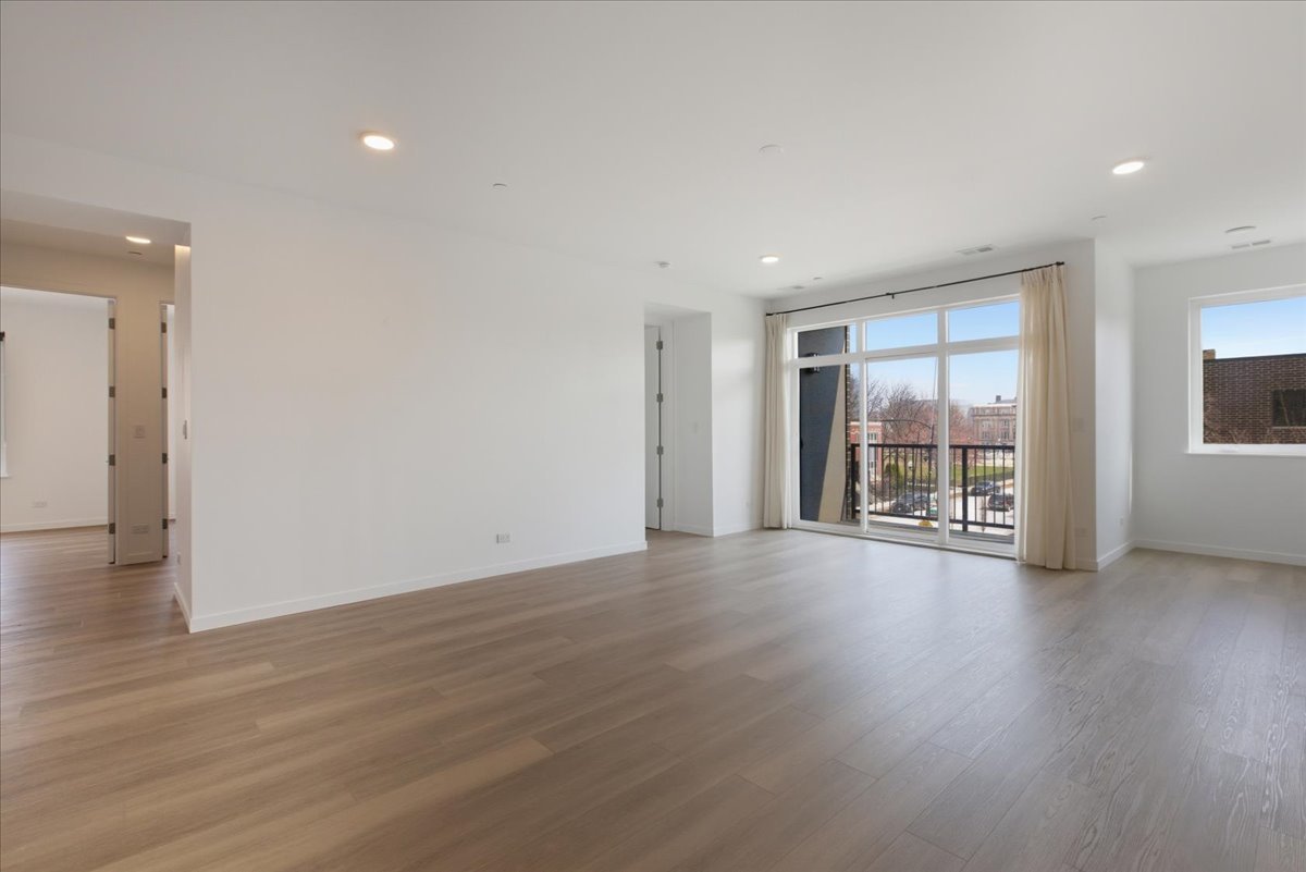 204 S Leavitt Street 302