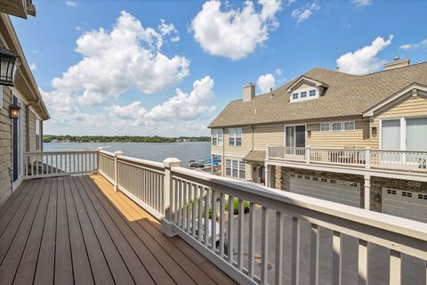 Tiny photo for 325 Sundown Court #B, Wauconda, IL 60084 (MLS # 12497638)