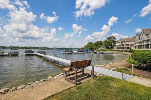 Tiny photo for 325 Sundown Court #B, Wauconda, IL 60084 (MLS # 12497638)