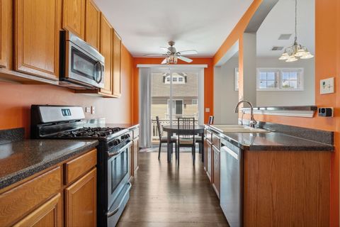 Tiny photo for 325 Sundown Court #B, Wauconda, IL 60084 (MLS # 12497638)