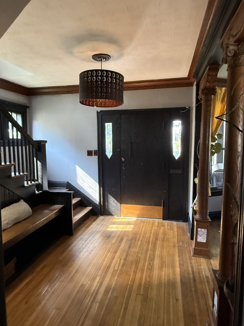 3751 W 63rd Place