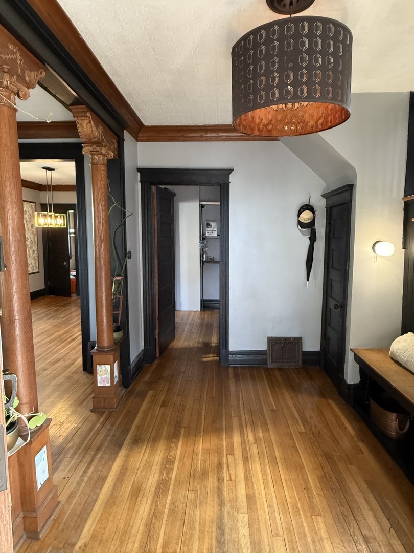 3751 W 63rd Place