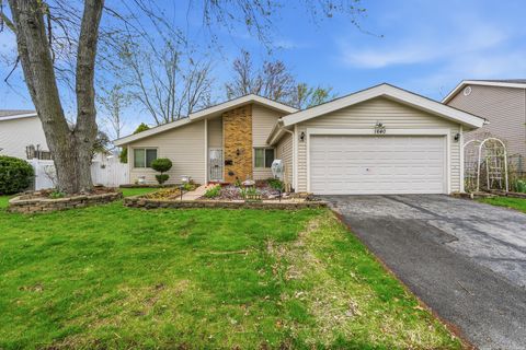 Photo of 1640 E Andover Drive, Hanover Park, IL 60133 (MLS # 12604522)