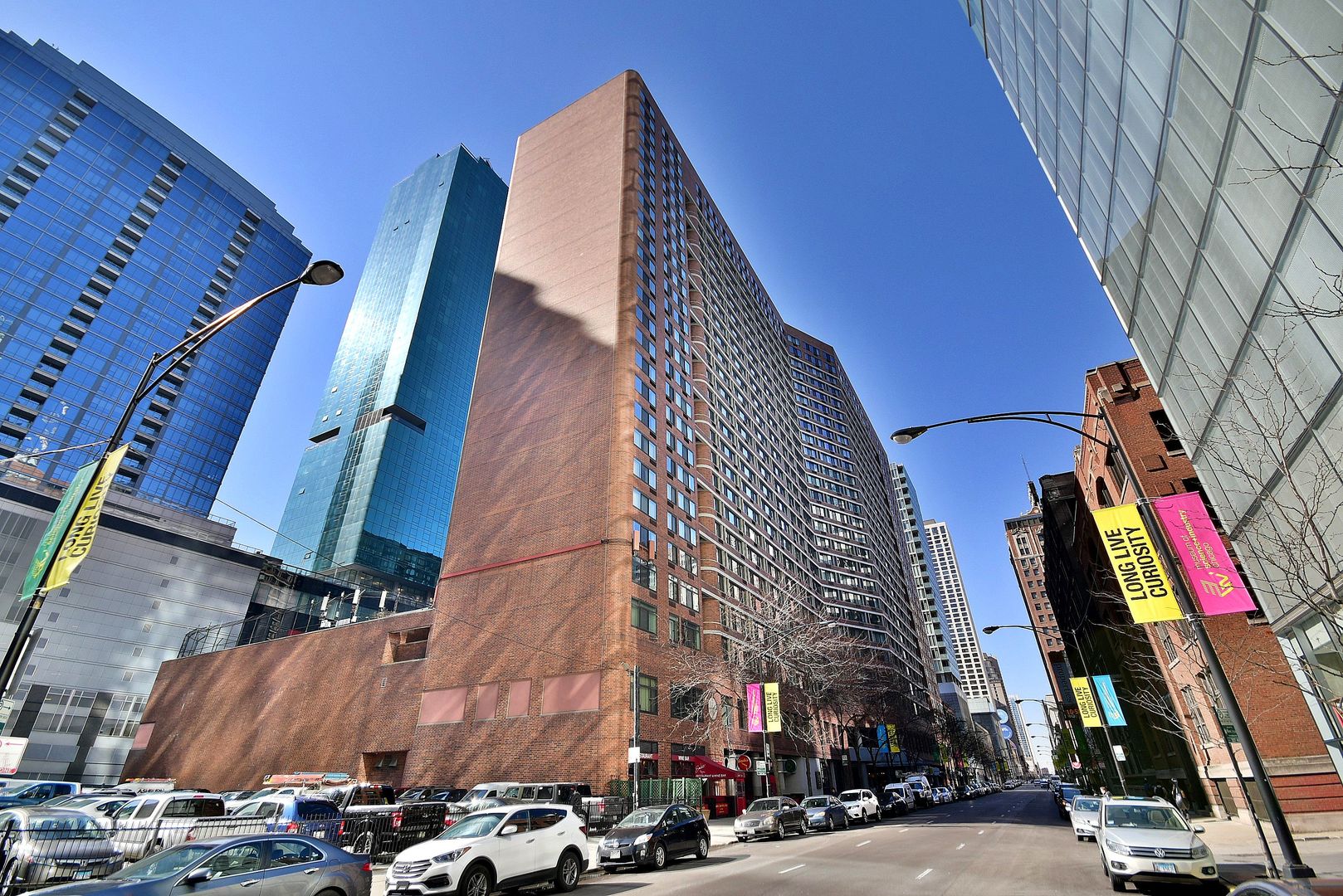 211 E Ohio Street 2721