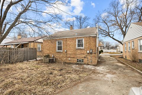 Tiny photo for 319 49th Avenue, Bellwood, IL 60104 (MLS # 12610032)