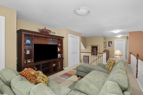 Tiny photo for 850 Evergreen Way, Highland Park, IL 60035 (MLS # 12543671)
