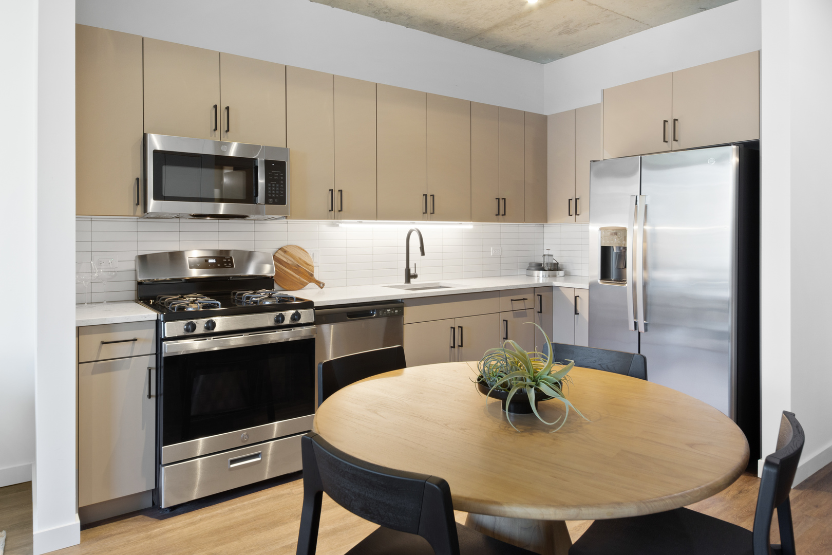 411 W Chicago Avenue C804