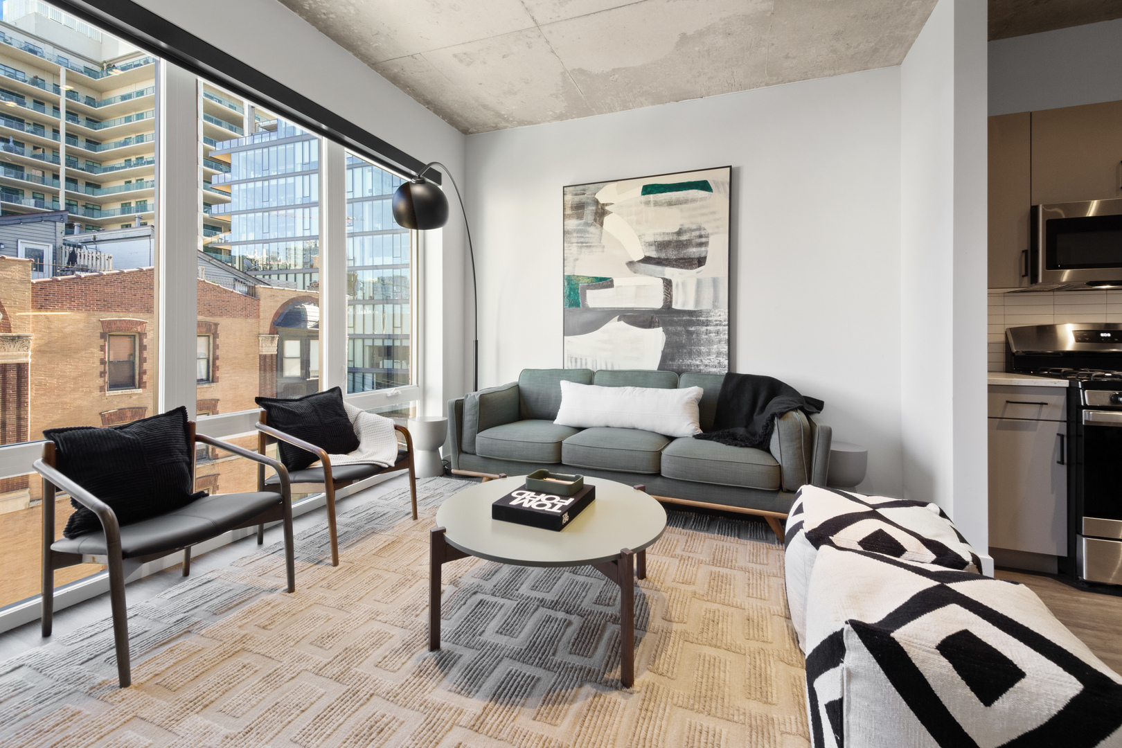 411 W Chicago Avenue C804