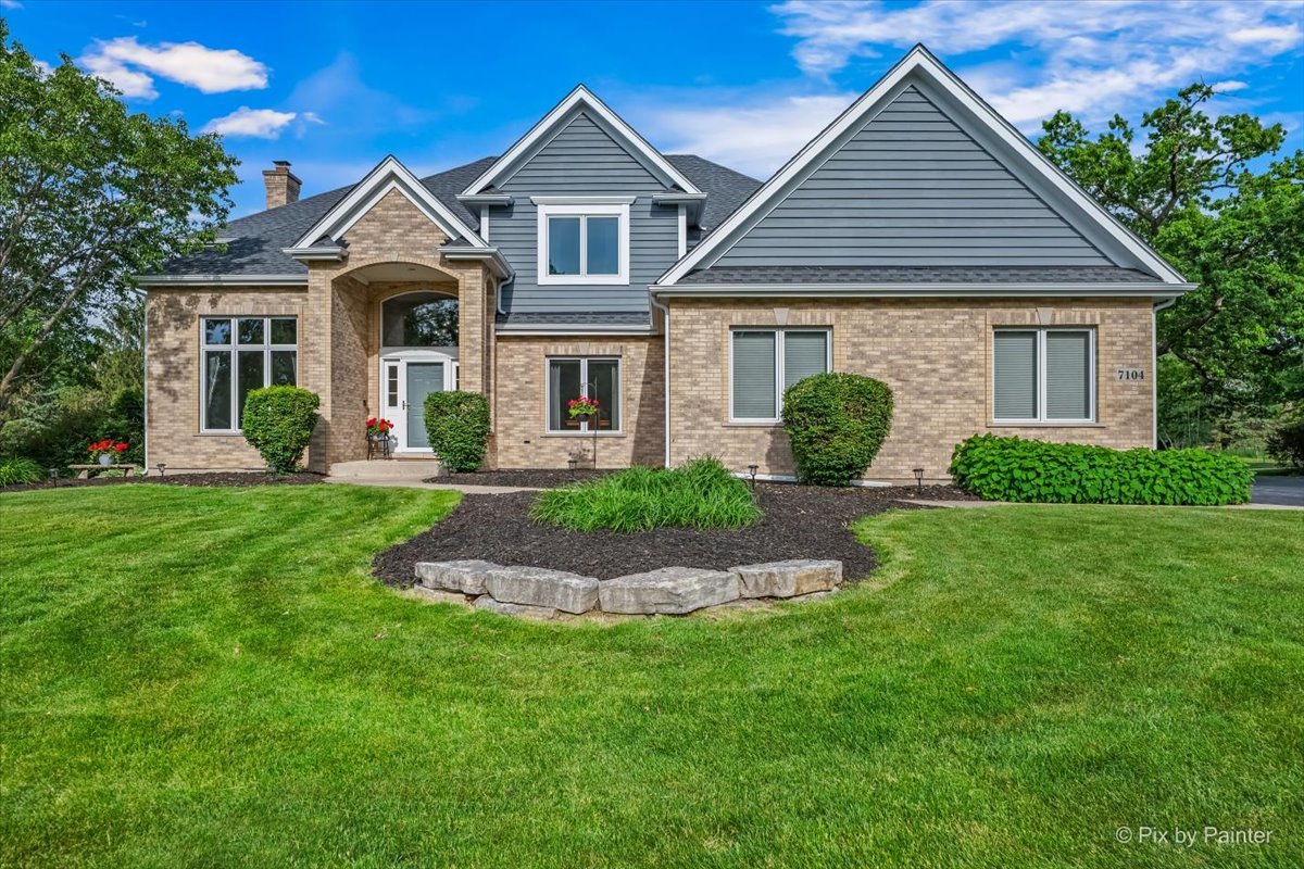 Properties 2 7104 Dove Way