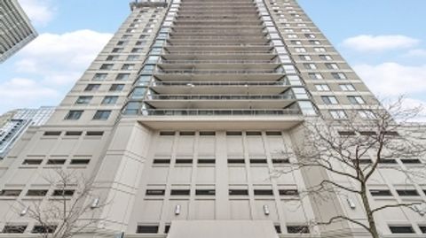 33 W Delaware Place 10G Chicago IL 60610