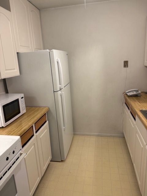 Tiny photo for 266 Shorewood Drive #1D, Glendale Heights, IL 60139 (MLS # 12440292)