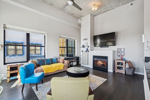 Tiny photo for 1122 W Catalpa Avenue #1016, Chicago, IL 60640 (MLS # 12553226)