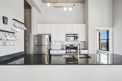 Tiny photo for 1122 W Catalpa Avenue #1016, Chicago, IL 60640 (MLS # 12553226)