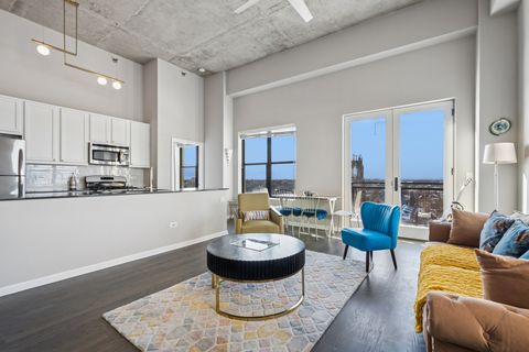 Tiny photo for 1122 W Catalpa Avenue #1016, Chicago, IL 60640 (MLS # 12553226)