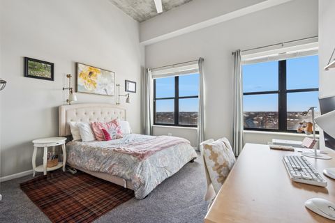 Tiny photo for 1122 W Catalpa Avenue #1016, Chicago, IL 60640 (MLS # 12553226)