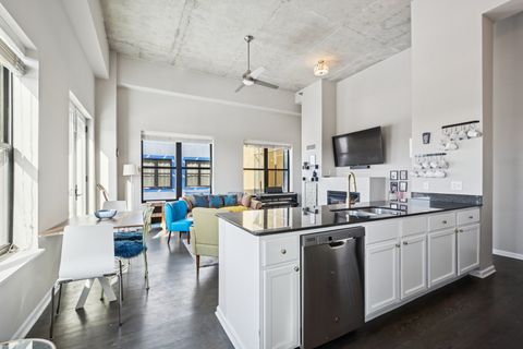 Tiny photo for 1122 W Catalpa Avenue #1016, Chicago, IL 60640 (MLS # 12553226)