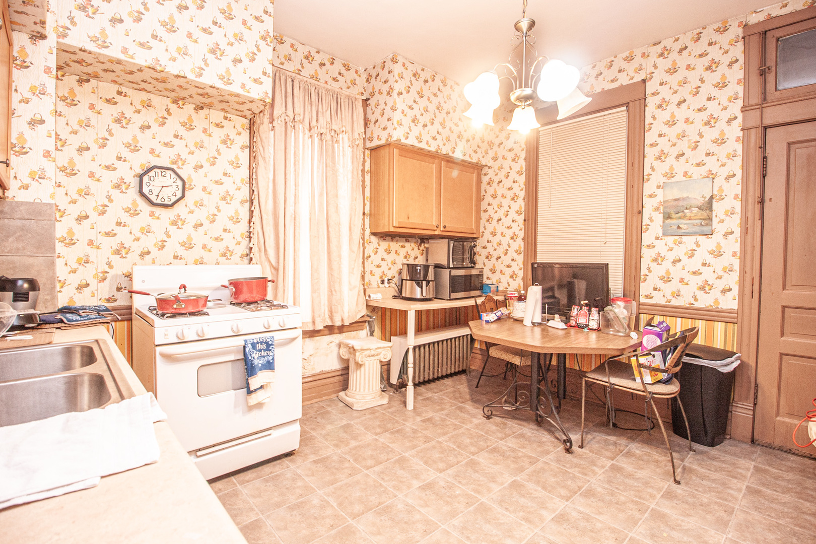 2545 N Monticello Avenue