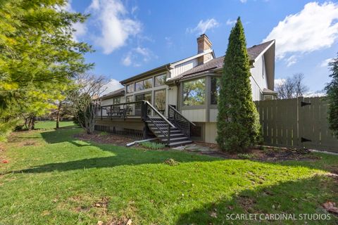 Tiny photo for 320 Oakwood Court, Wheaton, IL 60189 (MLS # 12587631)