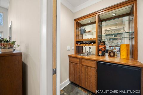 Tiny photo for 320 Oakwood Court, Wheaton, IL 60189 (MLS # 12587631)