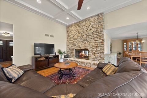 Tiny photo for 320 Oakwood Court, Wheaton, IL 60189 (MLS # 12587631)