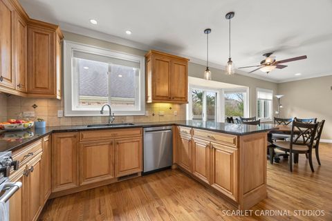 Tiny photo for 320 Oakwood Court, Wheaton, IL 60189 (MLS # 12587631)