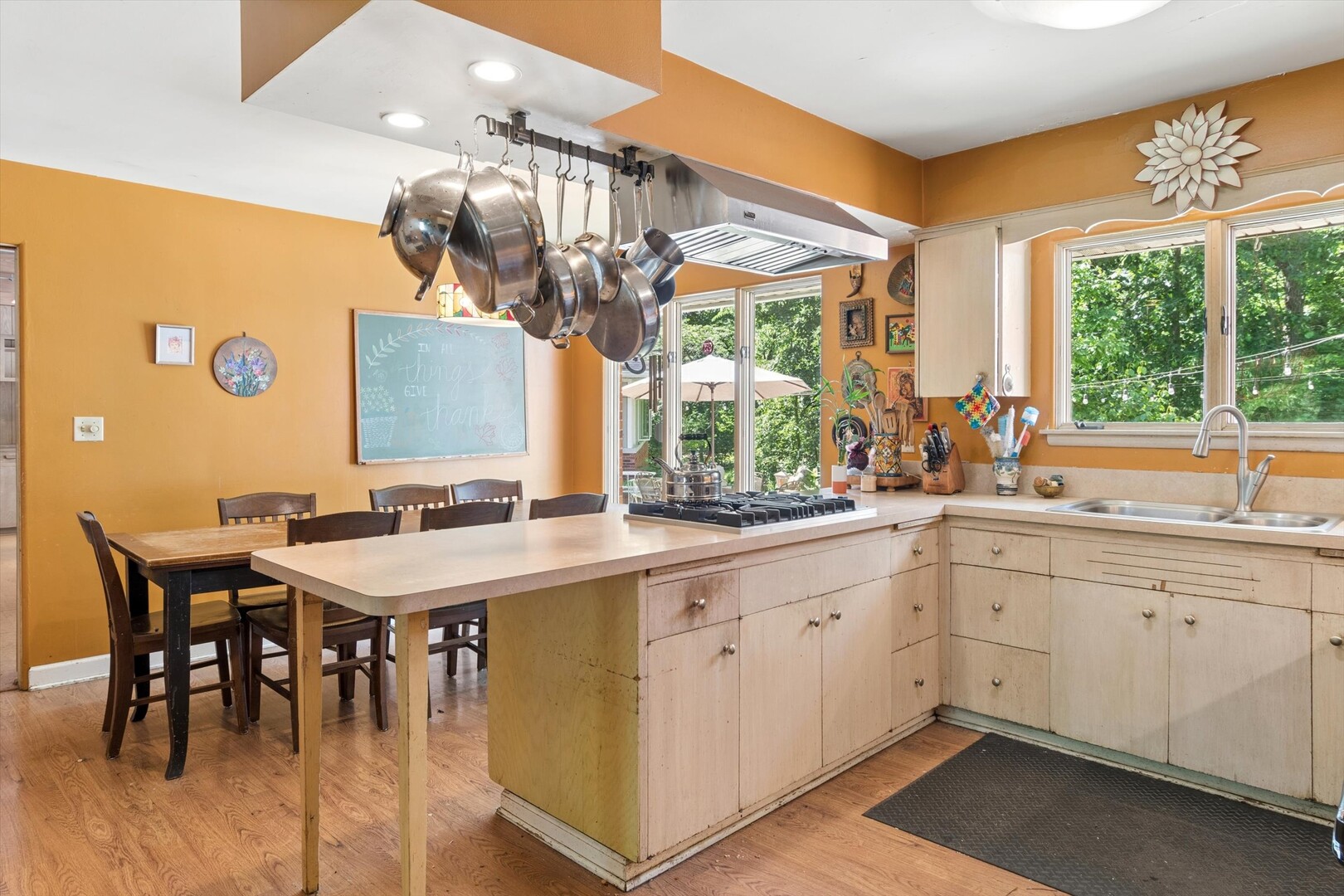 40w109 Wildwood Drive