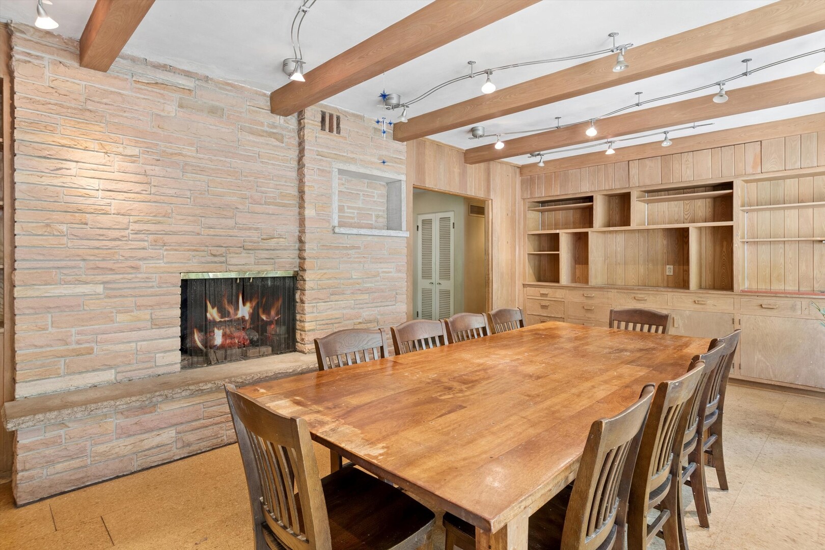 40w109 Wildwood Drive