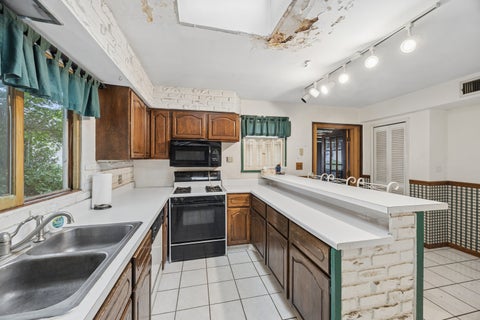 Tiny photo for 9041 Maple Avenue, Burr Ridge, IL 60527 (MLS # 12751520)