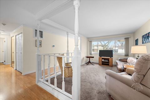 Tiny photo for 631 Venice Court, Schaumburg, IL 60193 (MLS # 12603851)