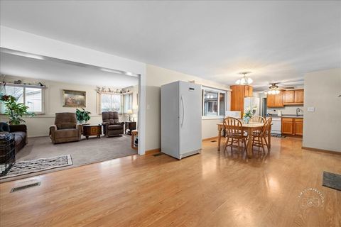 Tiny photo for 631 Venice Court, Schaumburg, IL 60193 (MLS # 12603851)