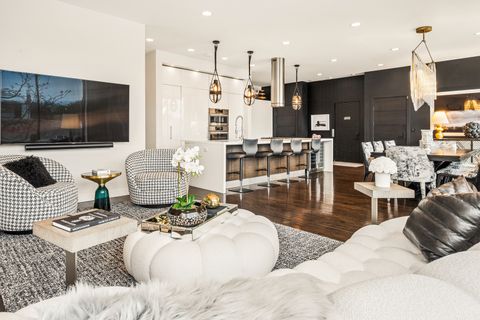 Tiny photo for 622 N Ashland Avenue #2, Chicago, IL 60622 (MLS # 12624022)