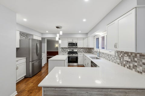 Tiny photo for 4 Auburn Lane, Barrington Hills, IL 60010 (MLS # 12773233)