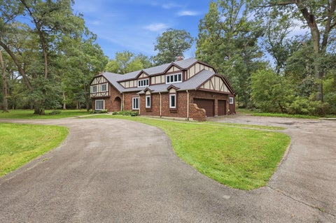 Tiny photo for 4 Auburn Lane, Barrington Hills, IL 60010 (MLS # 12773233)