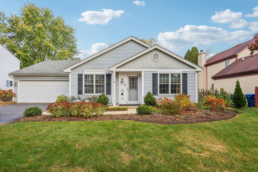 Photo for 5120 Red Pine Avenue, Gurnee, IL 60031 (MLS # 12503107)
