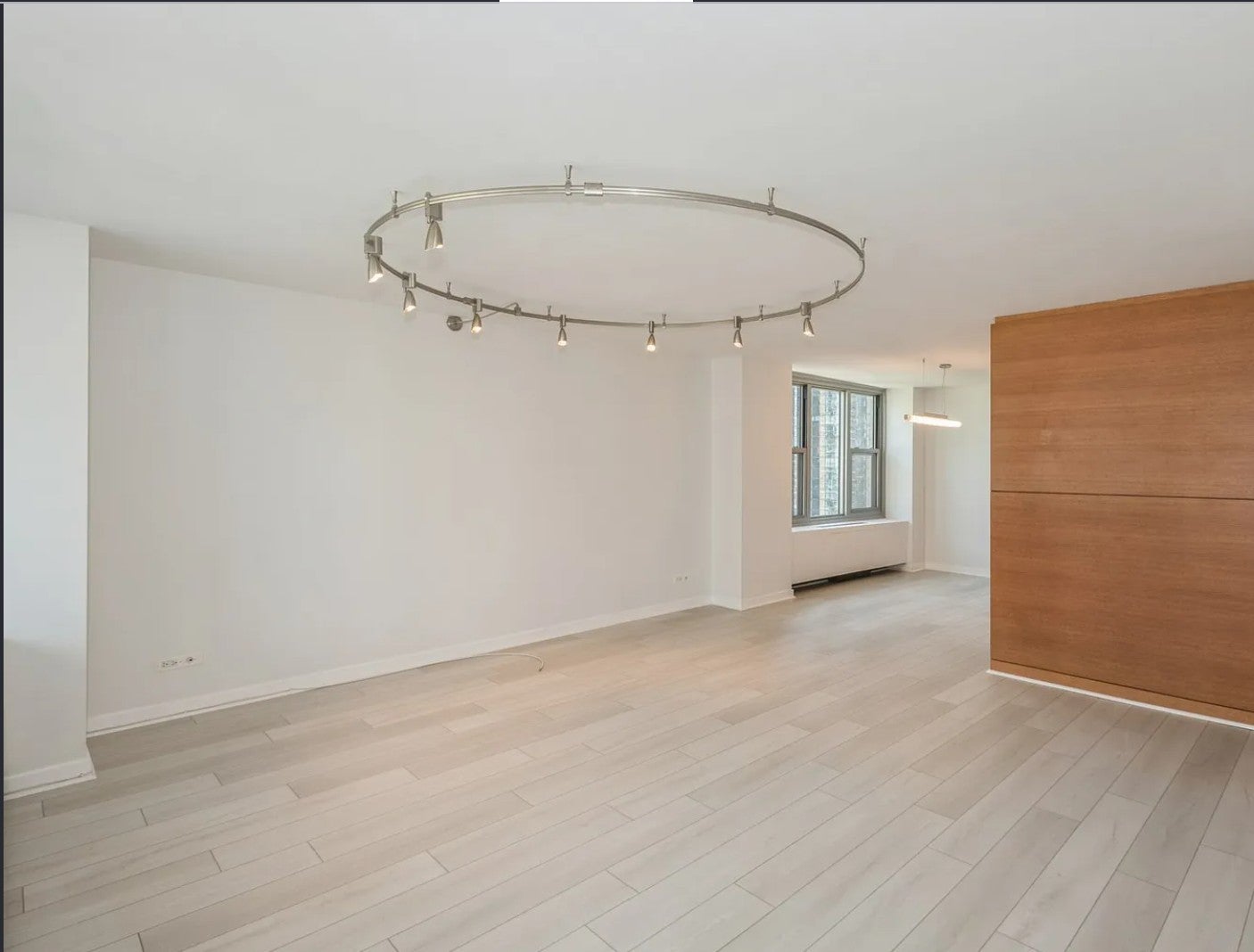 400 E RANDOLPH Street 1430