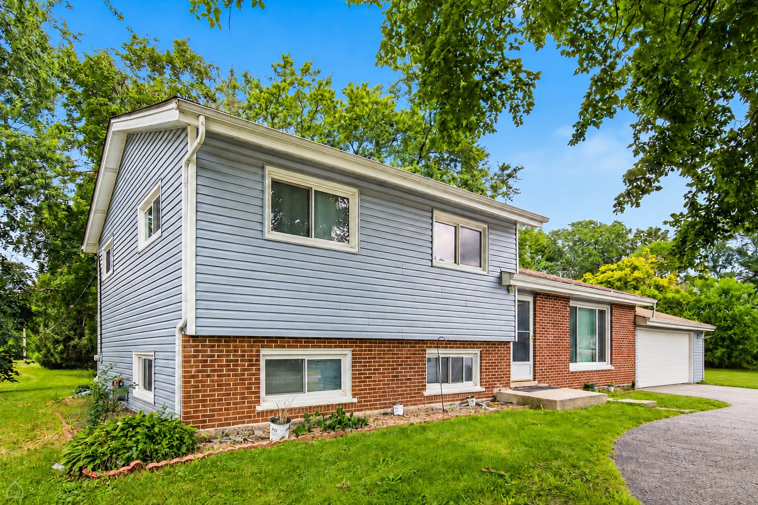 1352 Glen Ellyn Road