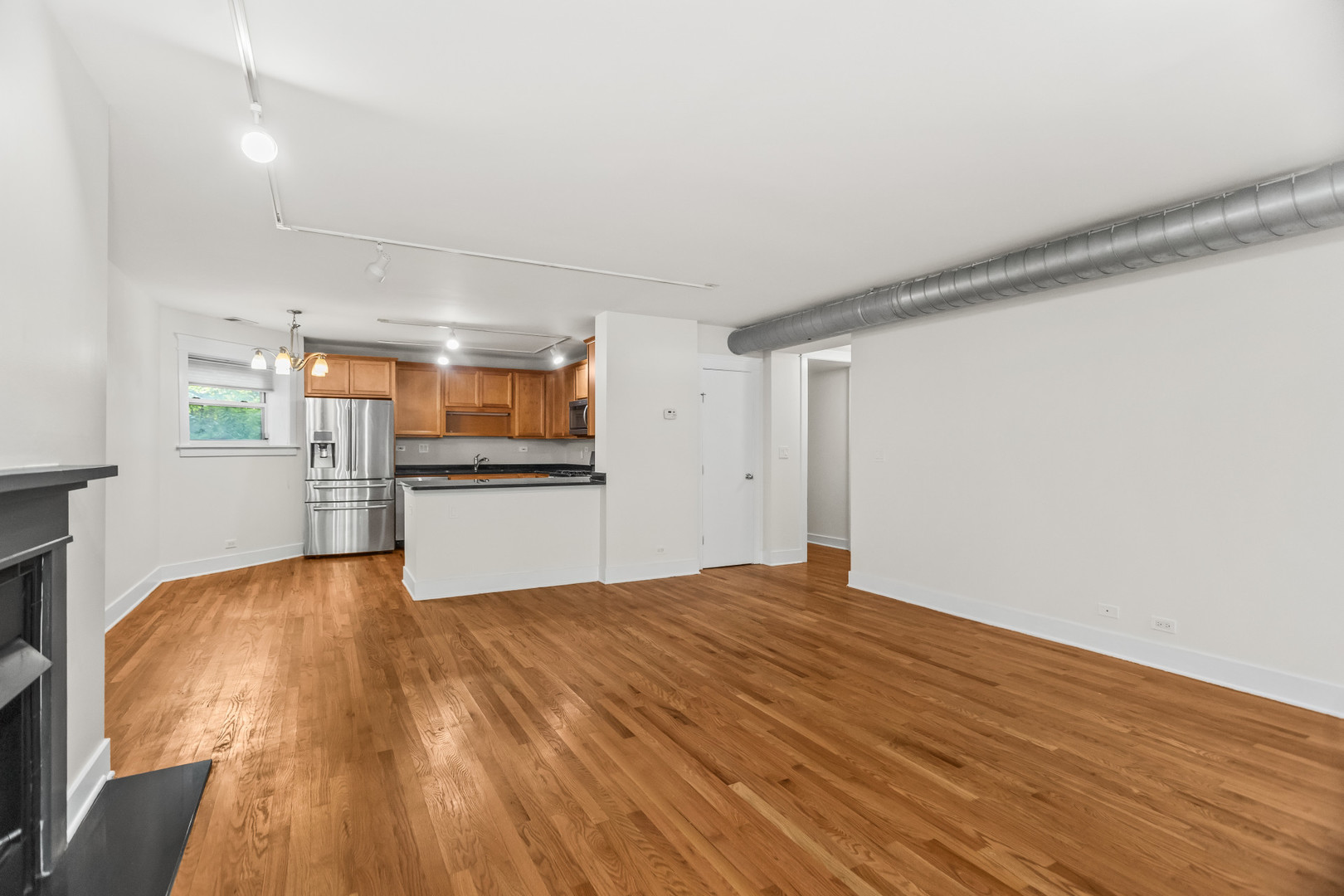 1633 W Estes Avenue 1E