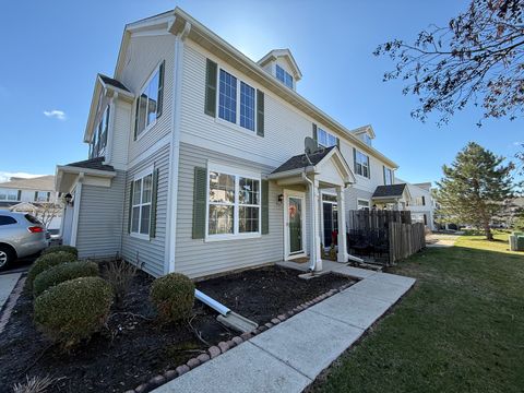 Photo of 2578 Hillsboro Boulevard #-, Aurora, IL 60503 (MLS # 12603137)