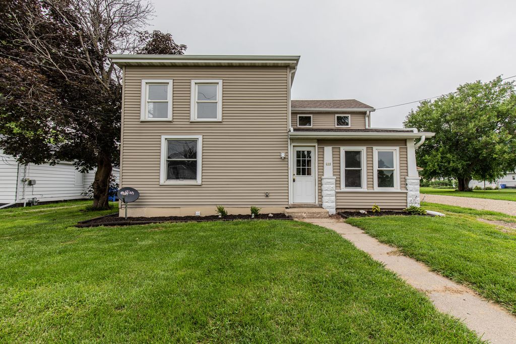 Photo for 210 W 1st Street, Wyanet, IL 61379 (MLS # 12506893)