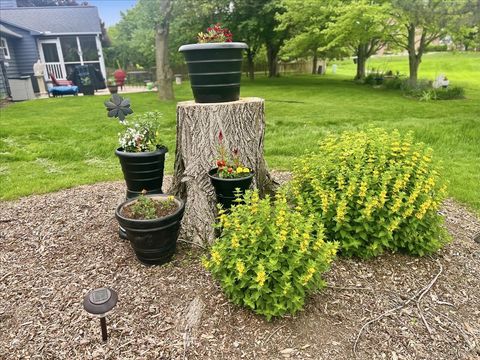 Tiny photo for 211 Lake Shore Circle, Bloomington, IL 61704 (MLS # 12592632)