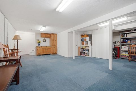 Tiny photo for 211 Lake Shore Circle, Bloomington, IL 61704 (MLS # 12592632)